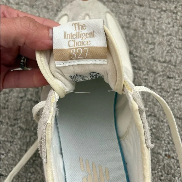 New Balance 327 Sneakers - Picture 5 of 6